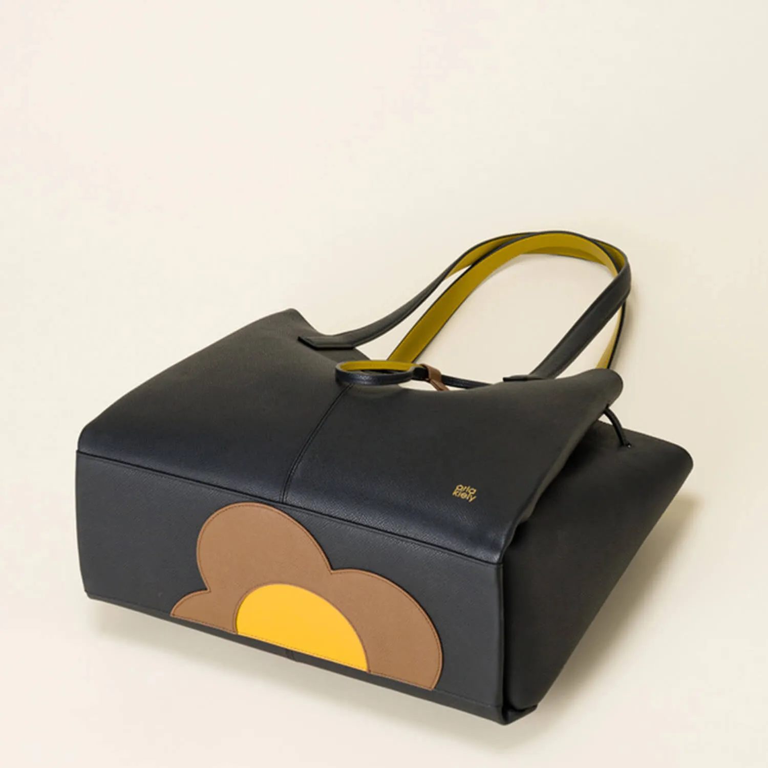 Flower Petal Tote - Black