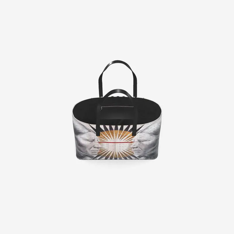 Welcoming Leather Tote